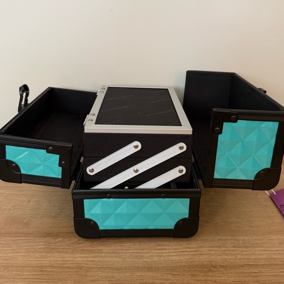 SHANY Turquoise Makeup Case - Picture 6 of 13